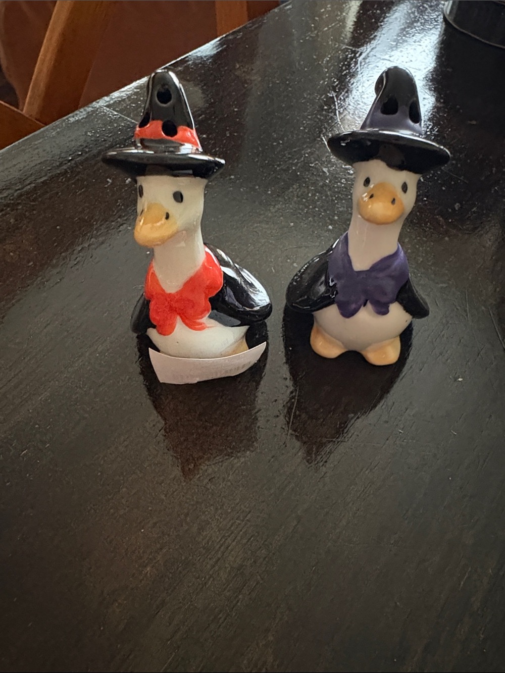 Crackle barrel salt and pepper shaker set of ducks